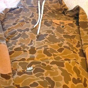3xl men bornfly hood camoflague with ducks on different parts of shirt